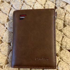 NWT mens- unisex wallet zipper, multiple card pockets